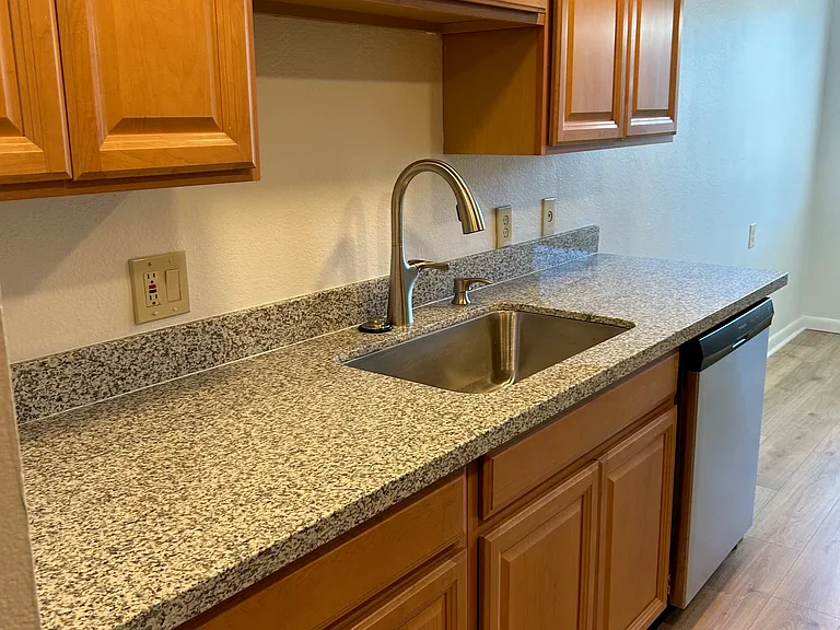 180 Bradshaw Dr #15 — Photo 19