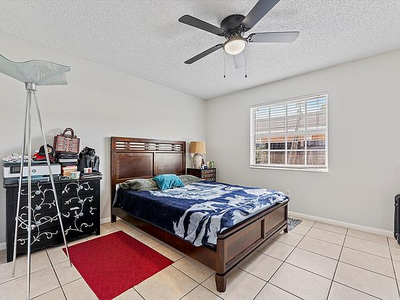 4th image of 1012 Green Street