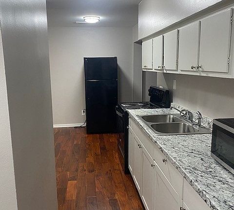 2nd image of 1824 Augusta Dr APT 3
