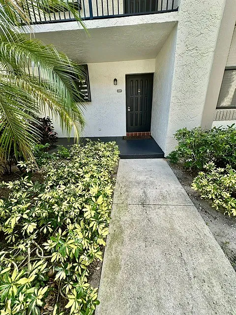 2 bed, 1.5 bath, 1035 sqft, $2,350 — Photo 2
