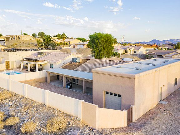 3rd image of 3569 Desert Garden Dr
