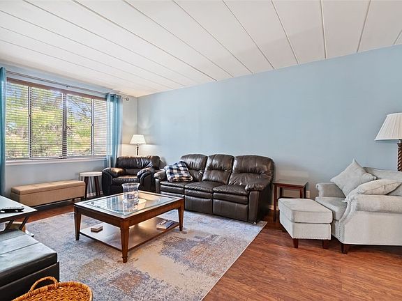 2nd image of 1557 Pinehurst Dr