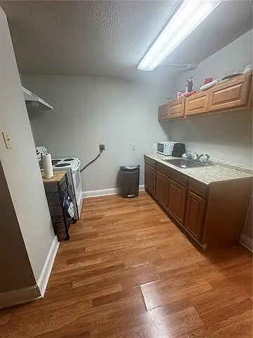 1 bed, 1.0 bath, 1000 sqft, $1,150 — Photo 3