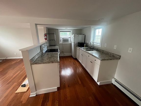 3rd image of 712 21st Ave #2