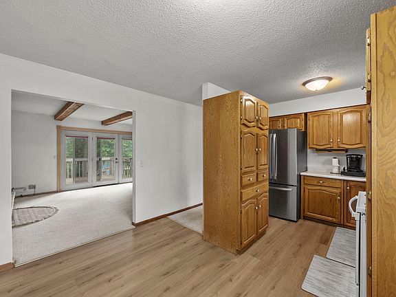 4th image of 168 Linden Cir