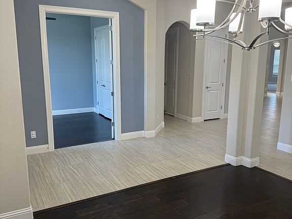 4th image of 517 Centenary Ln