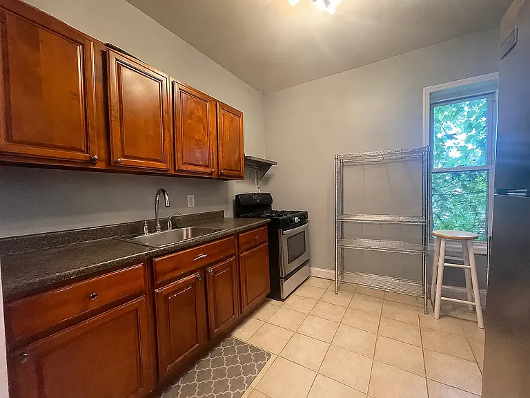 99 Albany Ave #4 — Photo 6