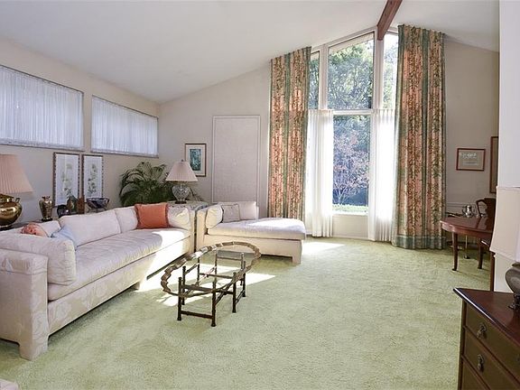 5th image of 20735 Brandywine Dr