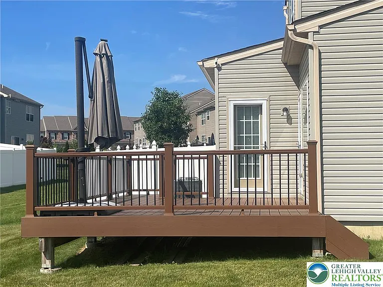 1350 Caspian St — Photo 12