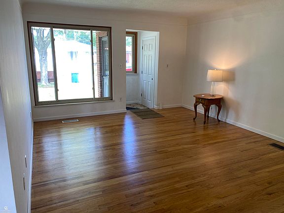 5th image of 5240 Gerald St