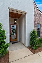 4 bed, 3.0 bath, 2300 sqft, $3,200 — Photo 3