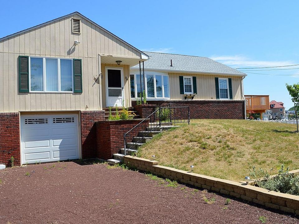 1st image of 38 Kingston Ave