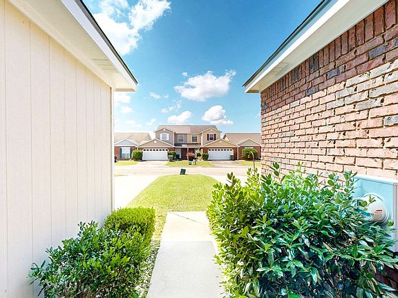 3rd image of 207 Wakefield Way
