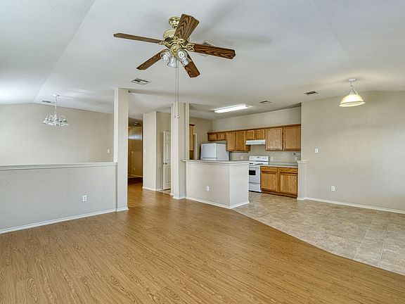 3rd image of 13613 Lyndon B Johnson St