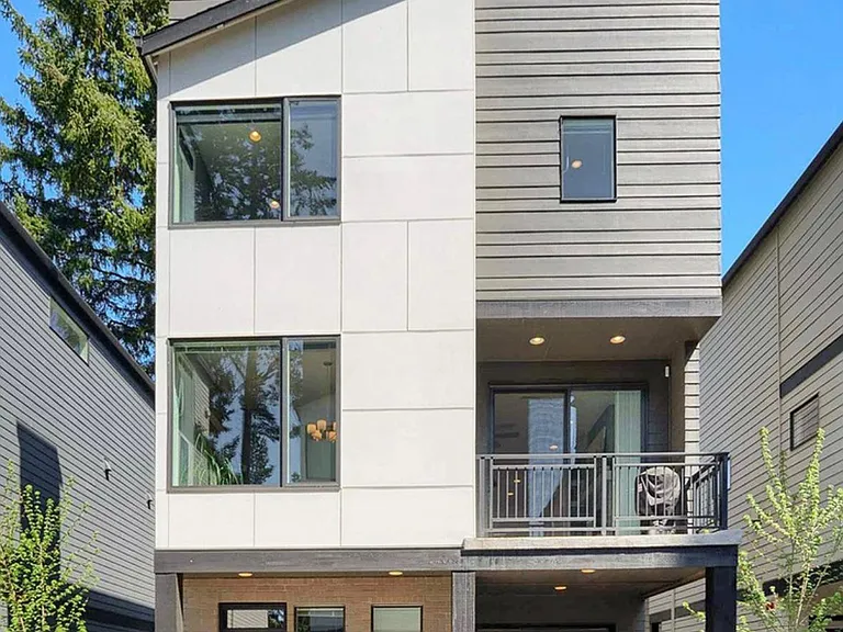 10410 SW 46th Pl — Photo 2