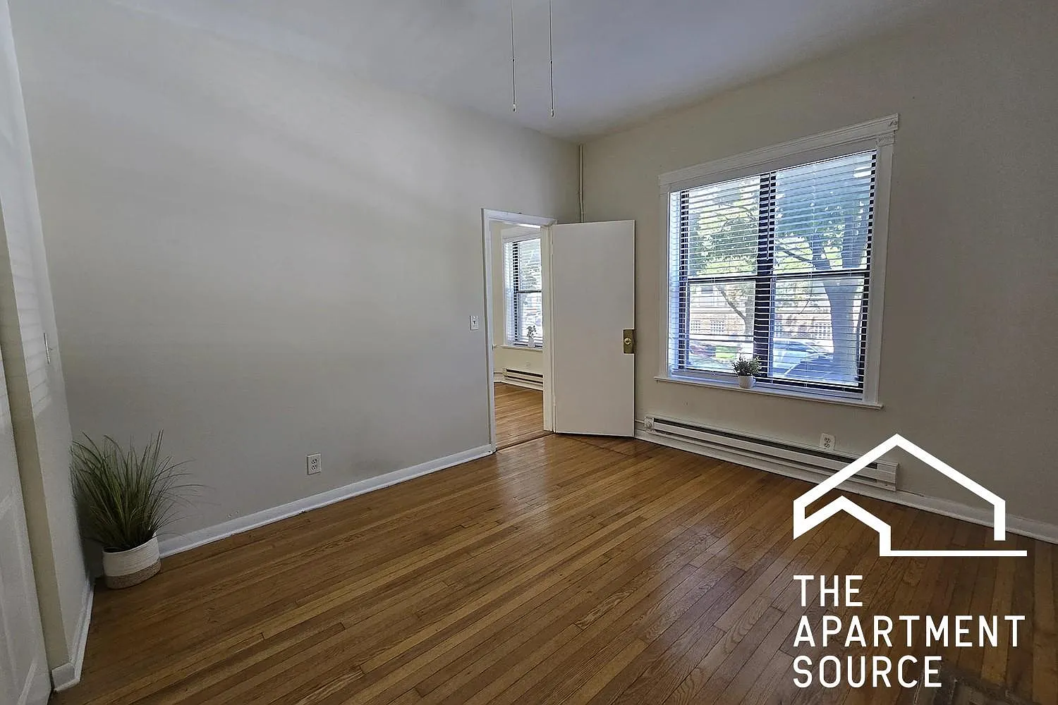 915 W Waveland Ave — Photo 3