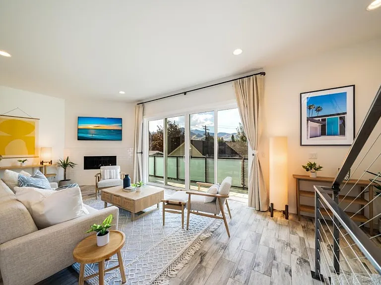 823 Orondo Ave #C — Photo 9