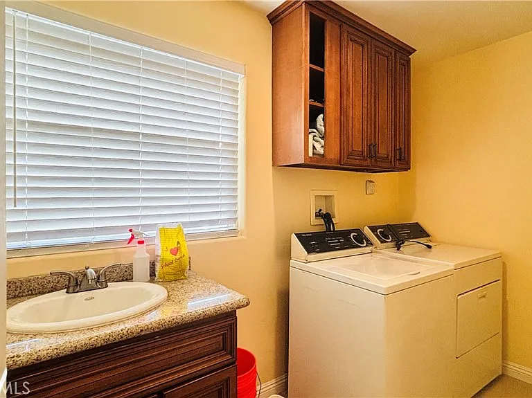 10715 Daines Dr — Photo 17