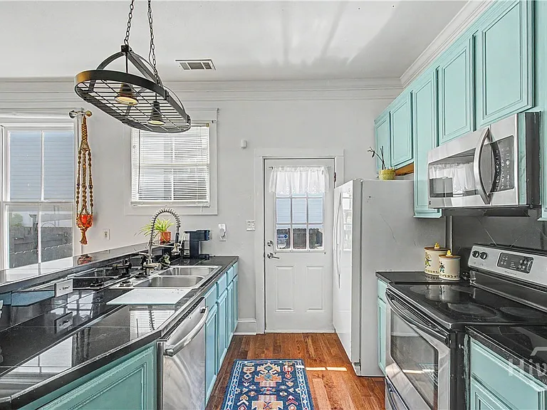 1410 Jefferson St — Photo 22