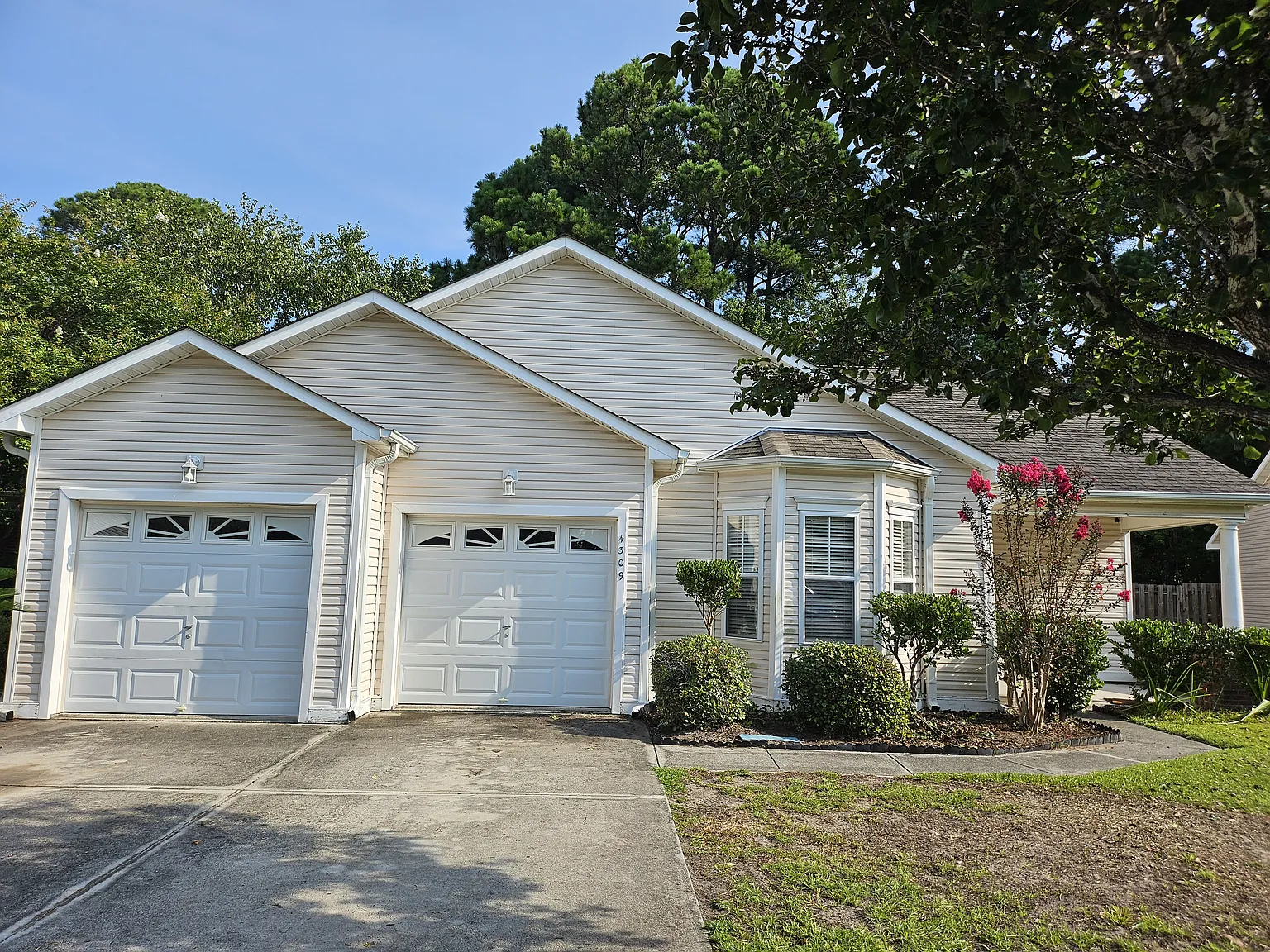 3 bed, 1734 sqft, $2,500 — Photo 1