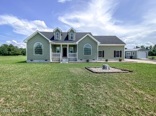 107 Snowden Crossing Dr, Moyock, NC 27958