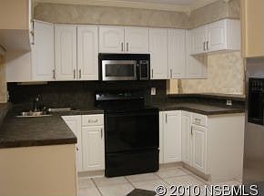 3rd image of 827 E 12th Ave