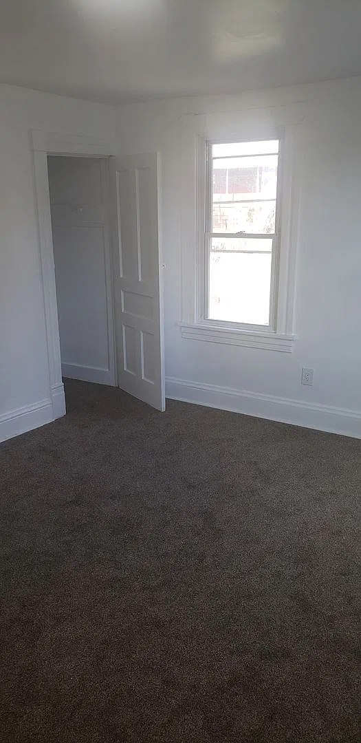 2 bed, $800 — Photo 2