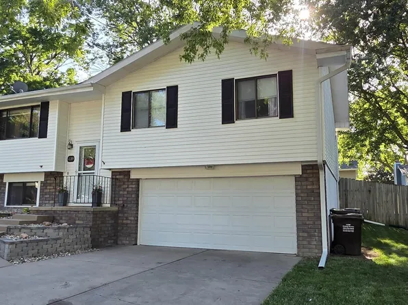 6139 NW 10th St, Lincoln, NE 68521