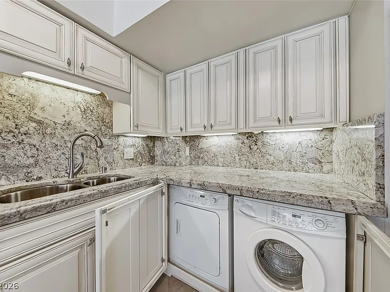 205 E Harmon Ave #405 — Photo 22