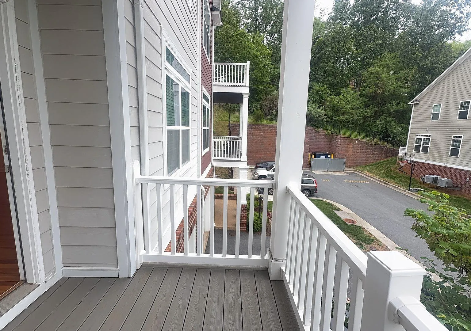 3 bed, 2.5 bath, 2436 sqft, $2,295 — Photo 2