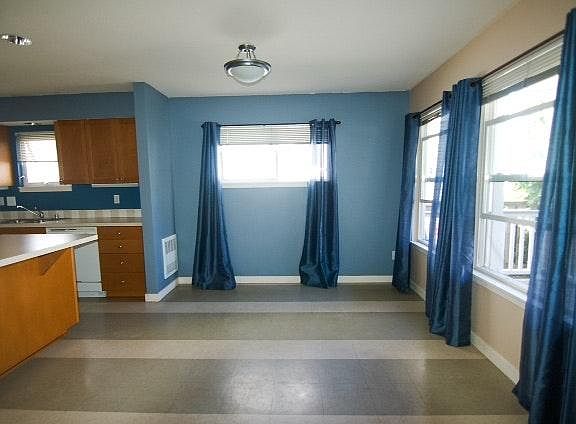 Kitchen/Dining Area