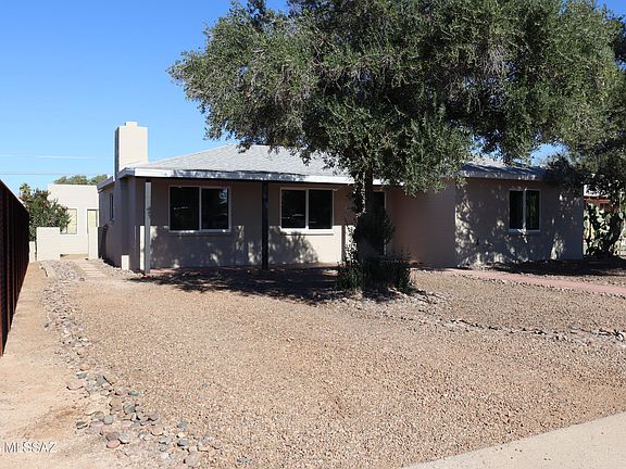 2nd image of 2601 E Eastland St