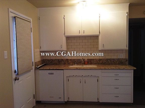 2nd image of 5883 Lonsdale Dr