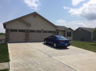 438 Prairie Creek Dr, Wentzville, MO 63385