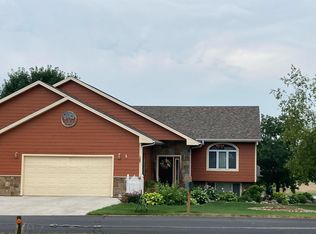 410 Linden Dr, Madison, SD 57042