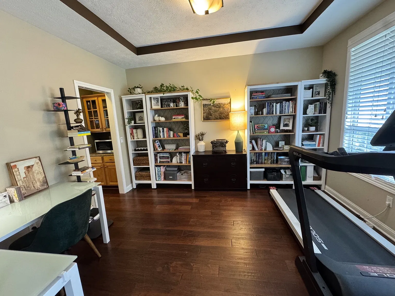 5 bed, 2800 sqft, $4,200 — Photo 3