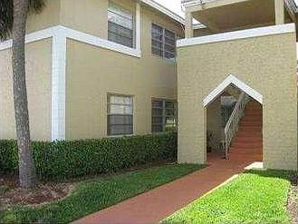 3rd image of 821 Twin Lakes Dr