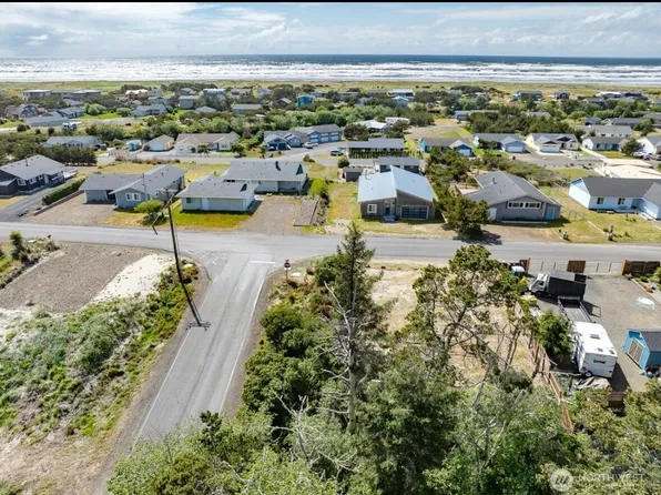 32202 J Place, Ocean Park, WA 98640