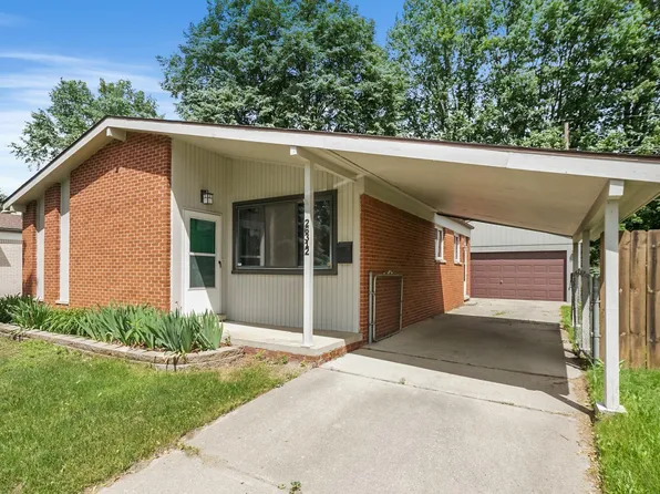 26312 Tawas St, Madison Heights, MI 48071
