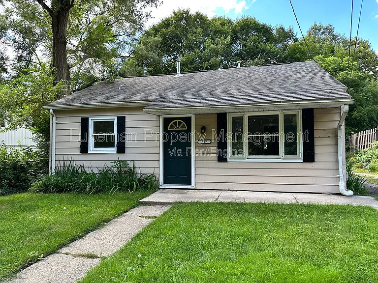 217 Wallace Ave — Photo 1
