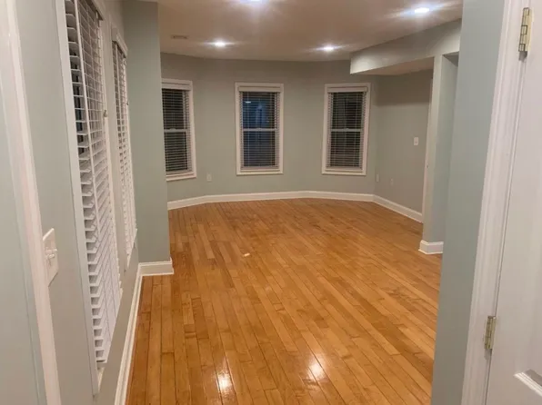 47 Green St APT 1, Fairhaven, MA 02719