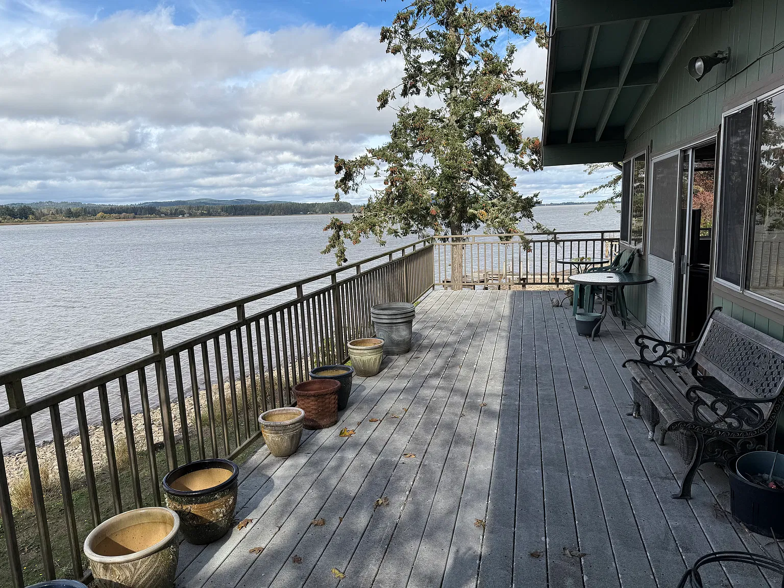 4 bed, 2400 sqft, $2,900 — Photo 2