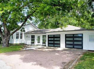 101 E Burbank St, Fredericksburg, TX 78624