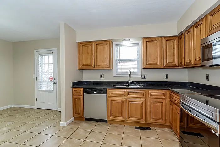 706 Autumn Dr — Photo 8