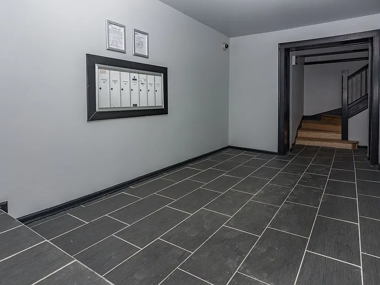 1131 E 79th Pl — Photo 11