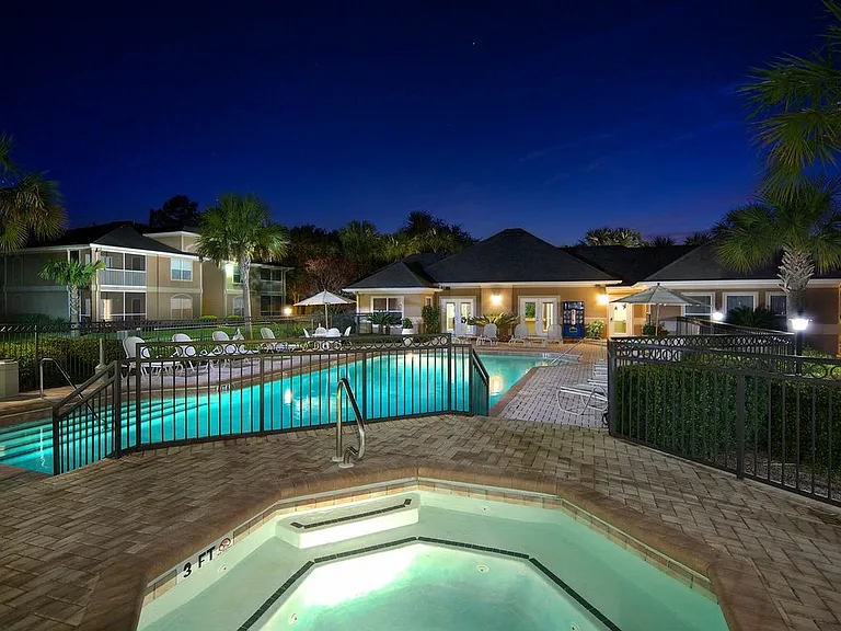 Crestview at Oakleigh Apartments — Photo 19