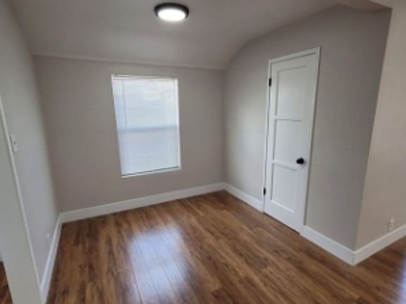 5th image of 1111 Flora St