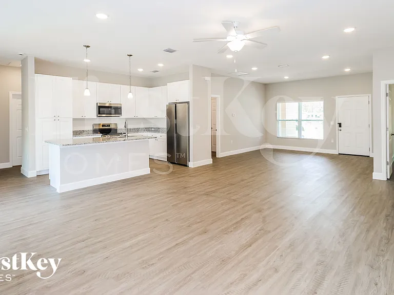 356 Garbelmann St SW — Photo 3