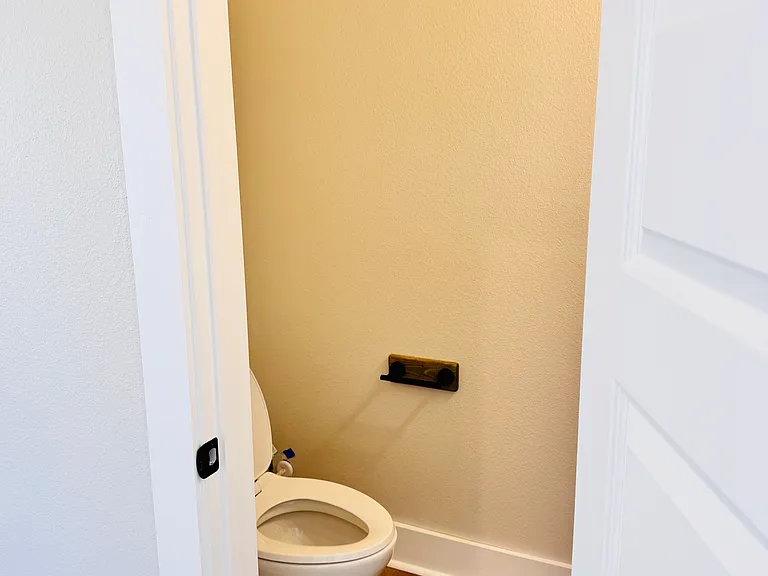 2031 Vaughn St #B — Photo 8