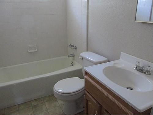 5th image of 701 Everett Cir